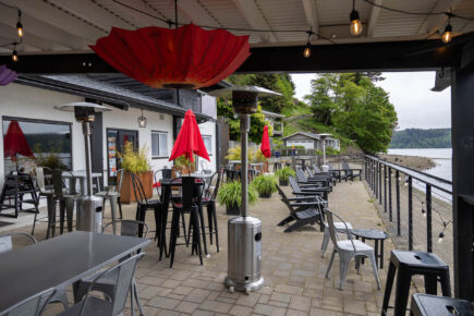 Photo of patio seating at Olalla Bay Market & Landing